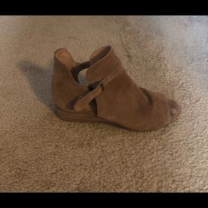 Lucky Brand Suede Sandals
